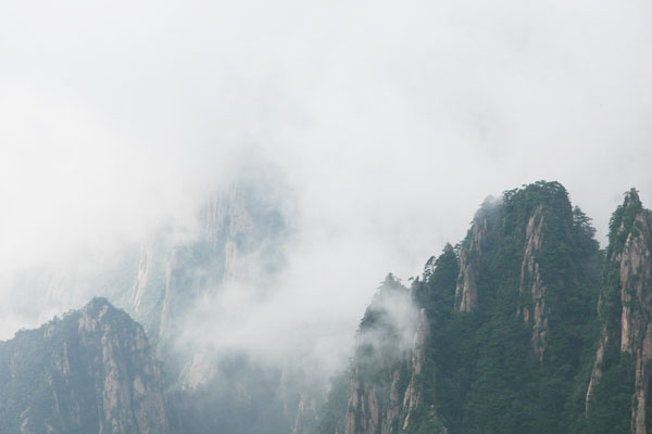 The beautiful scenery of Huangshan Mountain, in east China's Anhui province. [Photo: CRIENGLISH.com] 