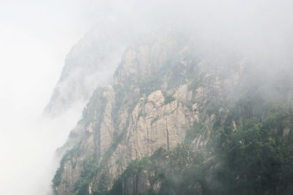 The beautiful scenery of Huangshan Mountain, in east China's Anhui province. [Photo: CRIENGLISH.com]