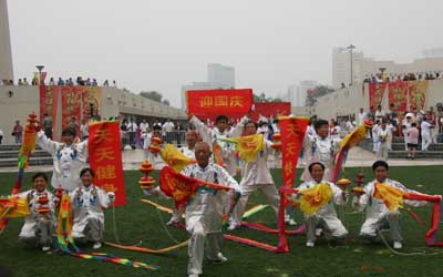  A series of performance held at at the National Olympic Sports Center on August 7 to mark the opening of 'National Fitness Carnival'.