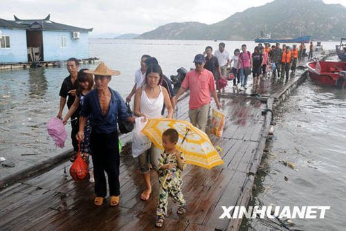 People are evacuated in Ningde, Fujian Province on August 7. Weather forecasters said late Saturday typhoon Morakot was likely to land on the coast from Cangnan, Zhejiang Province, to Xiapu, neighboring Fujian Province, between 8 AM and 10 AM Sunday.