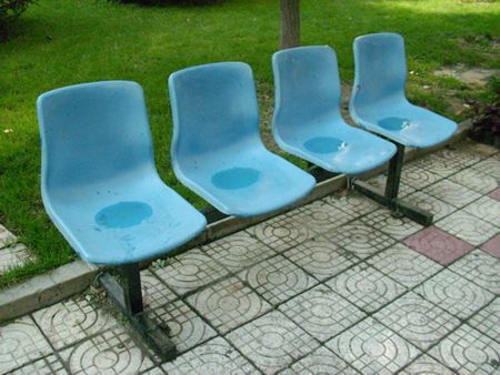 Water resting on chairs (Photo Source:Chinadaily.com)