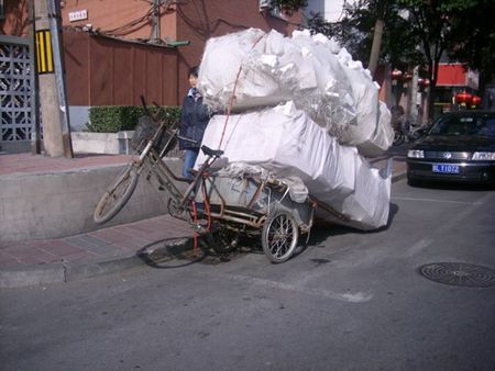 Overloaded (Photo Source:Chinadaily.com) 
