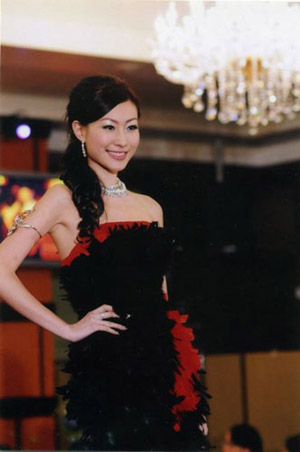 Ma Yanbing, born in Shandong eastern China, was crowned as Miss Canada in March 21. She is the first Miss Canada of Chinese descent.