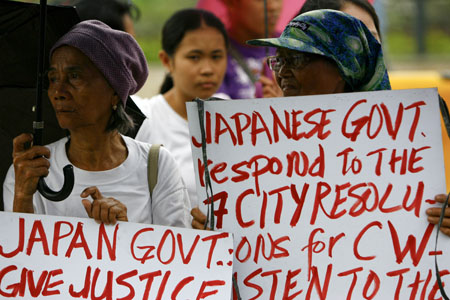 Filipino comfort women hold a demonstration outside the Japanese Embassy in Manila, capital of the Philippines, Aug. 12, 2009, demanding compensation and apologies from the Japanese government for the systematic rape of women by its imperial army during the Second World War. (Xinhua/Luis Liwanag