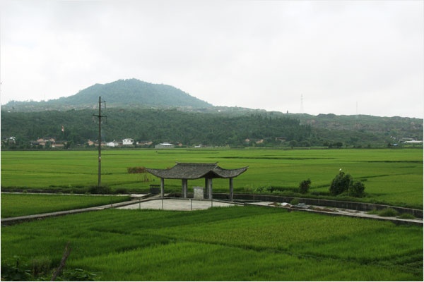 A clothes-washing pavilion in Heshun. [Photo: CRIENGLISH.com /Bao Congying]