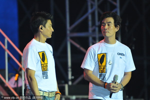 Andy Lau (L) and Taiwan singer Richie Ren