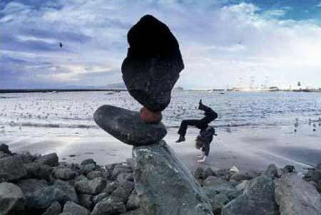 Bill Dan's rock balancing works [CCTV.com]