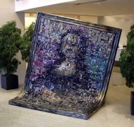 This Mona Lisa was made of computer chips (ASUS headquarters).[CCTV.com]