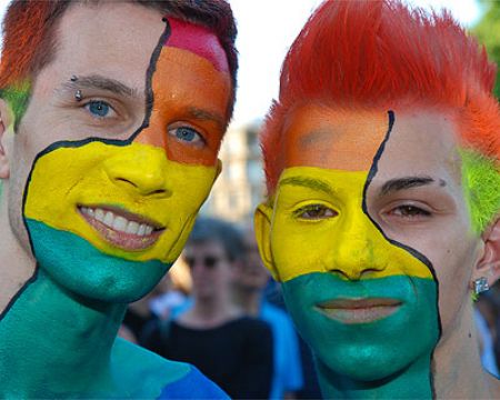 Participants pose during the Christopher Street Day parade in Stuttgart August 2, 2009. Several thousand demonstrators took part in the annual CSD parade in the German capital to demonstrate for the rights of all lesbian, gay, bisexual, transgender and transsexual people. [China Daily]