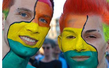 Participants pose during the Christopher Street Day parade in Stuttgart August 2, 2009. Several thousand demonstrators took part in the annual CSD parade in the German capital to demonstrate for the rights of all lesbian, gay, bisexual, transgender and transsexual people. [China Daily]