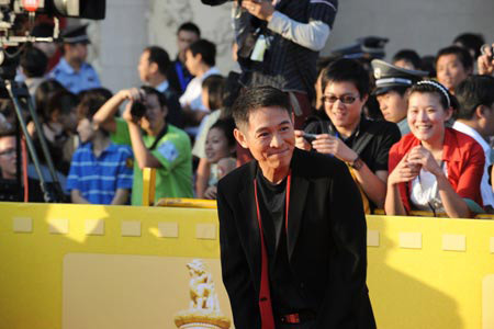 Actor Jet Li arrives for the 13th Huabiao Awards ceremony in Beijing, Aug. 29, 2009. The Huabiao Awards, also the governmental film prize, is known as one of the three most important domestic awards for Chinese films.