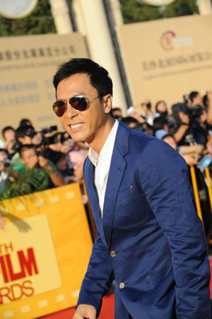 Actor Donnie Yen arrives for the 13th Huabiao Awards ceremony in Beijing, Aug. 29, 2009. The Huabiao Awards, also the governmental film prize, is known as one of the three most important domestic awards for Chinese films.