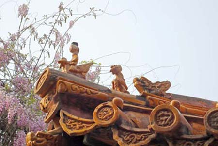 Eave of the Jingyang Palace(Photo Source: Shanghai Daily) 