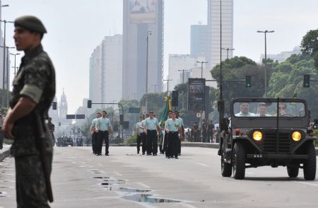 Veterans participate in the parade of the Independent Day of Brazil in Rio de Janeiro, Brazil, September 7, 2009.[Song Weiwei/Xinhua]