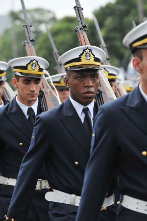 Navy soldiers march in the parade of the Independent Day of Brazil in Rio de Janeiro, Brazil, September 7, 2009.[Song Weiwei/Xinhua] 