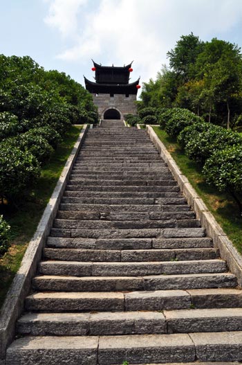 East Gate of the Southern Great Wall [Photo: CRIENGLISH.com/Zhang Mengyuan]