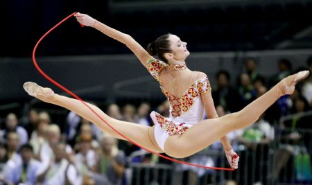 Anna Bessonova of the Ukraine performs during the rope event final at the 2009 Rhythmic Gymnastics World Championships in Mie Prefecture, Japan, Sept. 8, 2009. Anna Bessonova won the bronze in rope event final with a total of 27.675 points.[Ren Zhenglai/Xinhua]