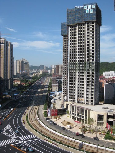 Bustling Dalian, host city for the 2009 Summer Davos Annual Meeting [Catherine Guo / China.org.cn]
