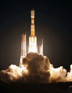 Japan's space agency JAXA's H-2B rocket, carrying Japan's first unmanned H-2 Transfer Vehicle, blasts off from Tanegashima Space Center on Japan's southern island of Tanegashima September 11, 2009. The H-2 Transfer Vehicle, known as HTV, which is expected to reach the International space station next week, is loaded with more than 3 tons of food, equipment, supplies and experiments, including two Earth-monitoring devices that will help track climate change.