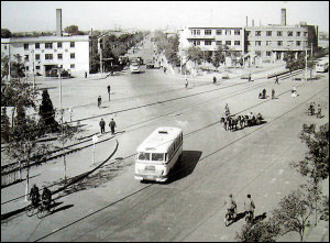 A street in Tianjin in the 1960s