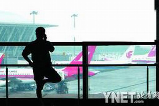 With the development of civilian airplane companies, traveling by air became an affordable lifestyle for Chinese people.