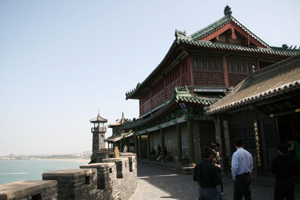 Pengtai pavilion in Yantai, Shandong province. [Photo:CRIENGLISH.com]