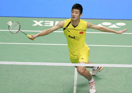 China's Chen Long plays a shot against Indonesia's Ahmad Rivai during the first round match of men's singles at Yonex Open Japan 2009 badminton tournament in Tokyo, capital of Japan, Sept. 23, 2009. Chen Long won 2-0 and advanced to the next round. (Xinhua/Ren Zhenglai)