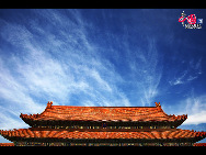 The Forbidden City (Imperial Palace) in the heart of Beijing is the largest and most complete imperial palace and ancient building complex in China, and the world at large. Its construction began in 1406 and was completed 14 years later, having a history so far of some 580 years.[Photo by Yang Jia] 