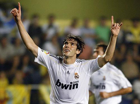Real Madrid's Kaka celebrates a goal against Villarreal during their Spanish first division soccer match at the Madrigal Stadium in Villarreal September 23, 2009.