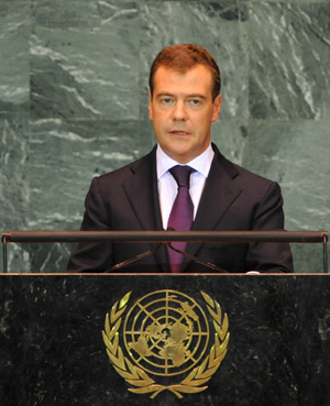 Russian President Dmitry Medvedev speaks during the general debate of the 64th session of the UN General Assembly at the UN headquarters in New York, the United States, Sept. 23, 2009. (Xinhua/Shen Hong)