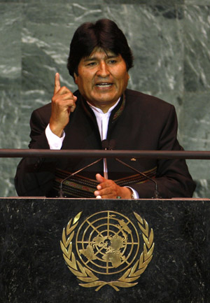 Bolivia's President Evo Morales addresses the 64th United Nations General Assembly at the UN headquarters in New York September 23, 2009.(Xinhua/Reuters Photo)