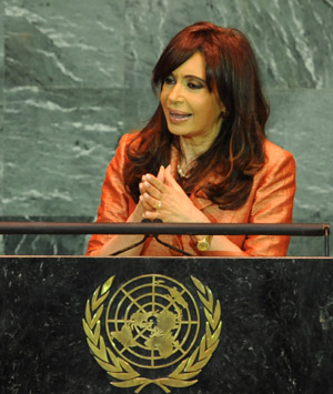 Argentinian President Cristina Fernandez de Kirchner speaks during the general debate of the 64th session of the UN General Assembly at the UN headquarters in New York, the United States, Sept. 23, 2009. (Xinhua/Shen Hong)