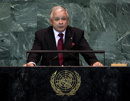 Poland's President Lech Kaczynski addresses the 64th United Nations General Assembly, at the UN headquarters in New York, September 23, 2009.(Xinhua/Reuters Photo)