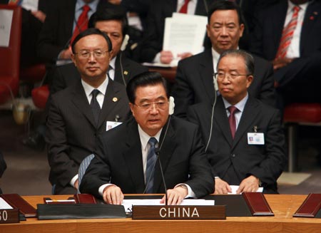 Chinese President Hu Jintao (Front) addresses the Summit on Nuclear Non-Proliferation and Nuclear Disarmament at the United Nations headquarters in New York Sept. 24, 2009. The U.N. Security Council on Thursday unanimously adopted a resolution to stop the proliferation of nuclear weapons in a bid to seek a safer world for all, and to create conditions for a world without nuclear weapons. (Xinhua/Ju Peng)