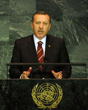 Turkish Prime Minister Recep Tayyip Erdogan addresses the 64th United Nations General Assembly at the U.N. headquarters in New York, the United States, Sept. 24, 2009, on the second day of the general debate of the assembly. (Xinhua/Shen Hong)