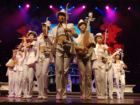 Musicians from "Oriental Jasmine", a Chinese traditional instruments orchestra, perform at the Sydney Opera, Australia, Sept. 24, 2009. The "Oriental Jasmine" from southwest China