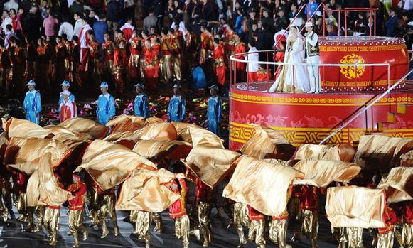 A grand evening gala is held to celebrate the People's Republic of China's 60th anniversary at the Tian'anmen Square in Beijing on Oct. 1 evening. Singers and dancers give spectacular performance at the show. 