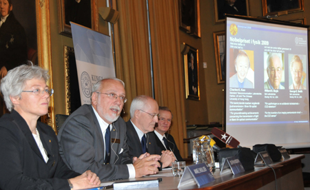 The Royal Swedish Academy of Sciences presents the winners of the 2009 Nobel Prize in Physics at the session hall of the academy in Stockholm, Sweden, Oct. 6, 2009. Charles K. Kao, Willard S. Boyle and George E. Smith on Tuesday won the 2009 Nobel Prize in Physics for discoveries of importance for the internet and data and telephone communications and the digital camera. (Xinhua/Wu Ping) 