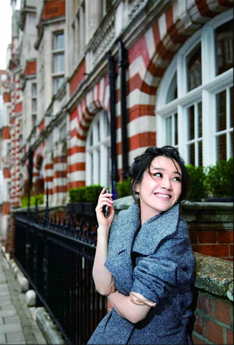 Chinese actress Xu Qing shoots a photo album in the streets of London and Paris. She has come into public attention recently for playing the role of Soong Ching Ling in hit tribute film 'The Founding of a Republic'. [CFP]