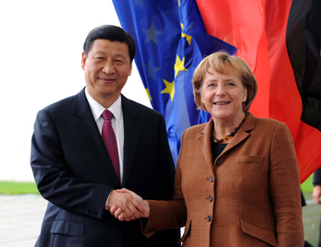 Chinese Vice President Xi Jinping held talks here on Monday with German Chancellor Angela Merkel, putting forward a five-point proposal on boosting bilateral relations between the two countries.