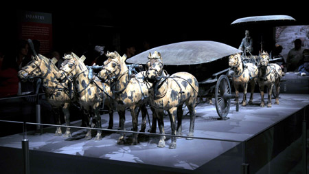 Chinese terra cotta warriors are on display at the Houston Museum of Natural Science in Houston, the United States, on Oct. 18, 2009. [Chen Ruwei/Xinhua]