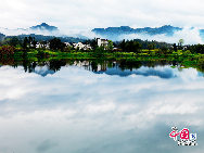 Wuyuan, known as the 'most beautiful countryside in China,' is home to at least 50 old villages.Wuyuan lies in the center of the 'tourist golden triangle' formed by the Yellow Mountain (Anhui Province), Mt. Lushan, and Jingdezhen, China's 'Porcelain Capital.' (Jiangxi Province). [Photo by Chen Yan]