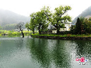 Wuyuan, known as the 'most beautiful countryside in China,' is home to at least 50 old villages.Wuyuan lies in the center of the 'tourist golden triangle' formed by the Yellow Mountain (Anhui Province), Mt. Lushan, and Jingdezhen, China's 'Porcelain Capital.' (Jiangxi Province). [Photo by Chen Yan]