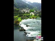 Wuyuan, known as the 'most beautiful countryside in China,' is home to at least 50 old villages.Wuyuan lies in the center of the 'tourist golden triangle' formed by the Yellow Mountain (Anhui Province), Mt. Lushan, and Jingdezhen, China's 'Porcelain Capital.' (Jiangxi Province). [Photo by Chen Yan]