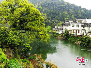 Wuyuan, known as the 'most beautiful countryside in China,' is home to at least 50 old villages.Wuyuan lies in the center of the 'tourist golden triangle' formed by the Yellow Mountain (Anhui Province), Mt. Lushan, and Jingdezhen, China's 'Porcelain Capital.' (Jiangxi Province). [Photo by Chen Yan]