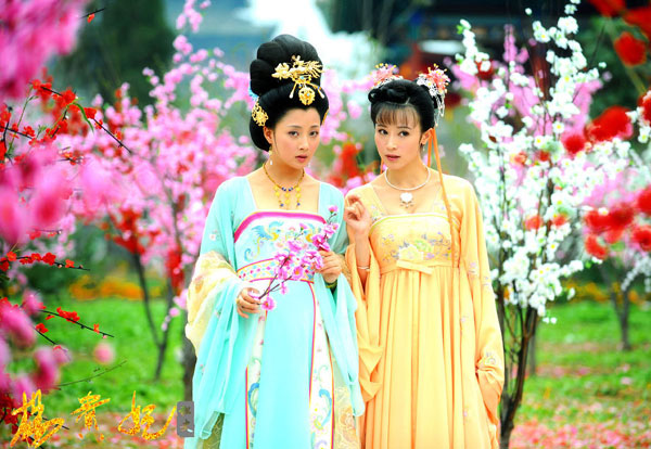 Stills from the Chinese historical TV drama 'Secret Anecdotes of Yang Guifei'.[yule.sohu.com]