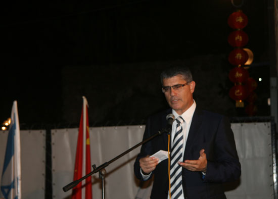 Haim Romano, president and CEO of the EL AL Israel Airlines, addresses the opening ceremony of the photo exhibition 'A Close Look at China,' held at the Museum of Antiquities in Jaffa, Israel, October 19, 2009.