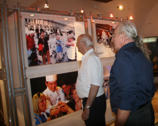 Visitors at 'A Close Look at China' photo exhibition, the Museum of Antiquities in Jaffa, Israel, October 19, 2009