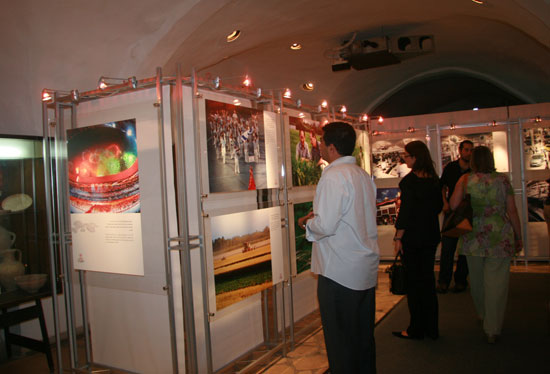 Visitors at 'A Close Look at China' photo exhibition, the Museum of Antiquities in Jaffa, Israel, October 19, 2009