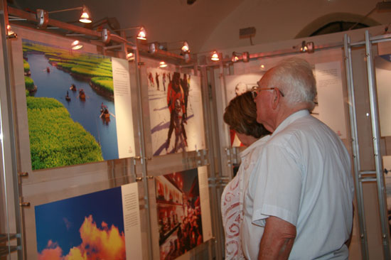 Visitors at 'A Close Look at China' photo exhibition, the Museum of Antiquities in Jaffa, Israel, October 19, 2009